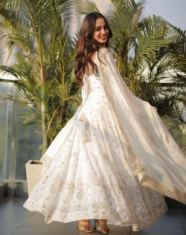 SANIYA Off White Suit Set With Embroidery and Sequnce Work