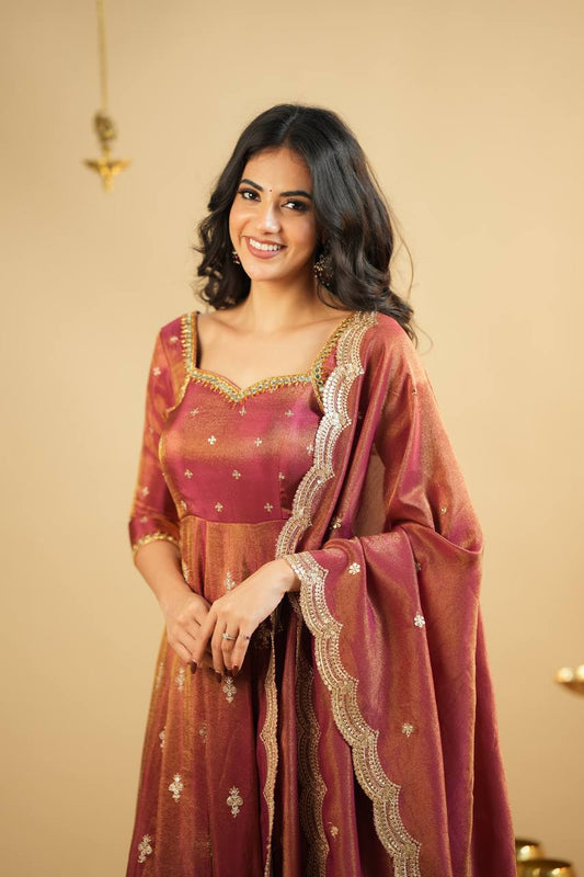 RADHE COSMO SUIT SET