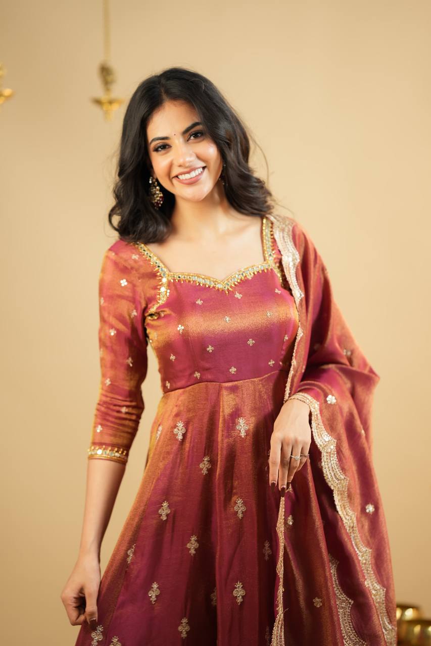 RADHE COSMO SUIT SET