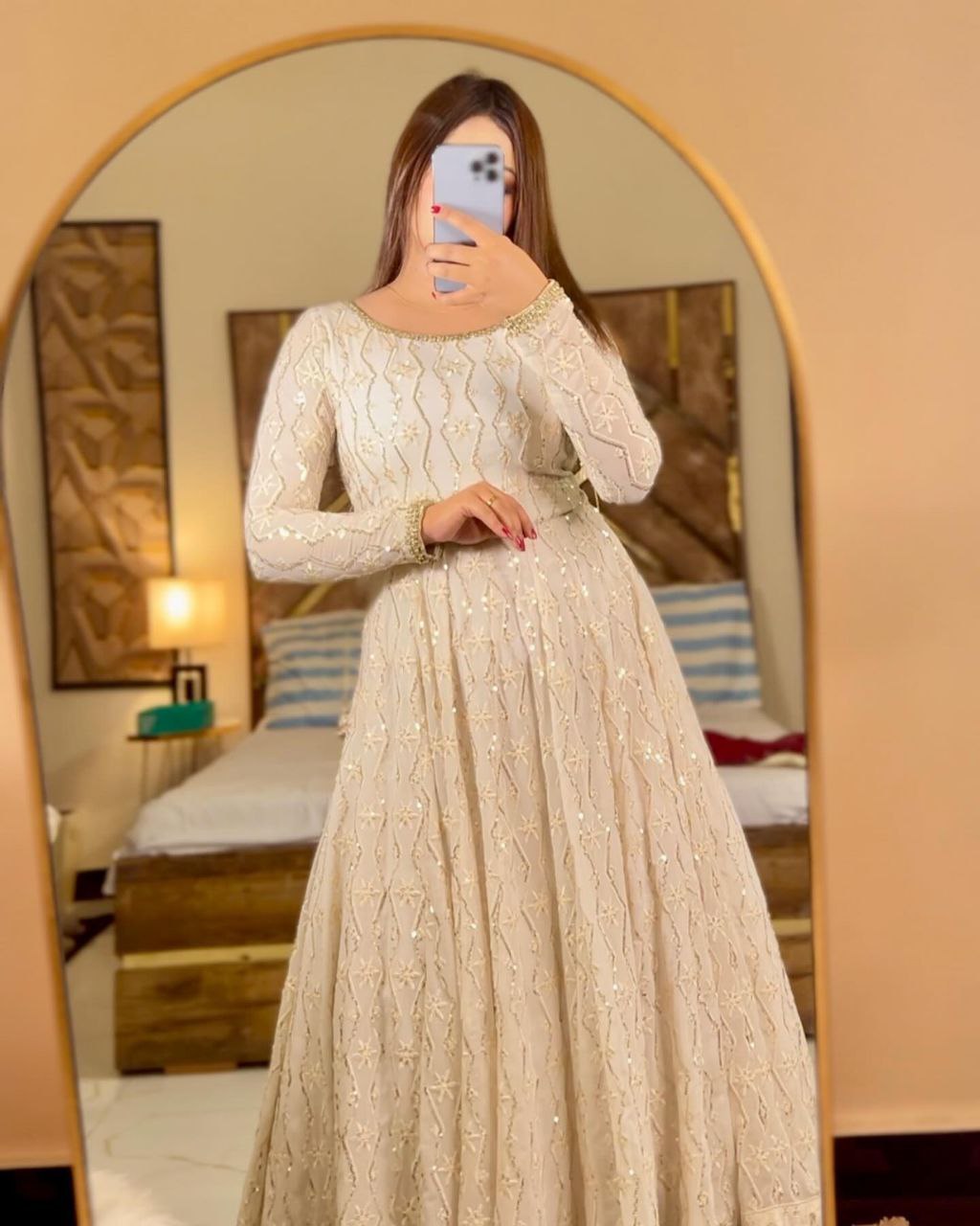 AMISHA WHITE HEAVY SUIT SET