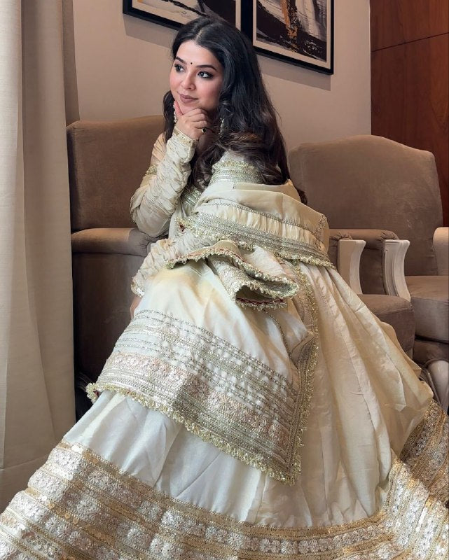 SAMAYRA OFF WHITE ANARKALI SUIT SET