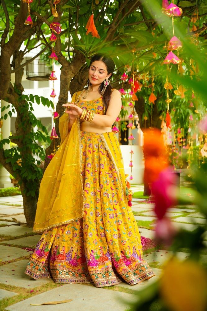 RAASNIKA HEAVY LEHENGA SET