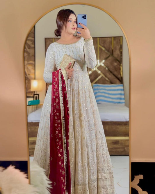 AMISHA WHITE HEAVY SUIT SET