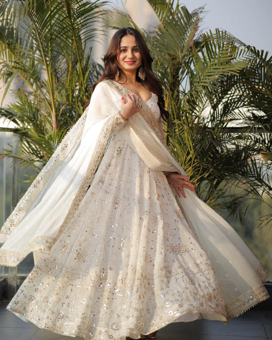 SANIYA Off White Suit Set With Embroidery and Sequnce Work