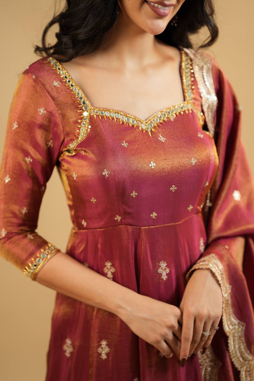 RADHE COSMO SUIT SET