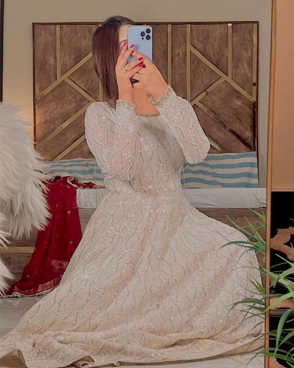 AMISHA WHITE HEAVY SUIT SET