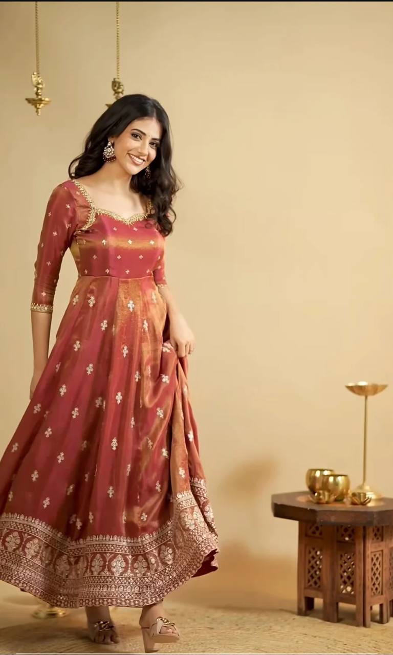 RADHE COSMO SUIT SET