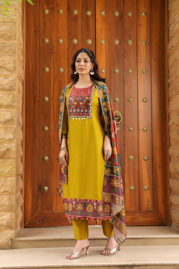 Ruhani Suit Set