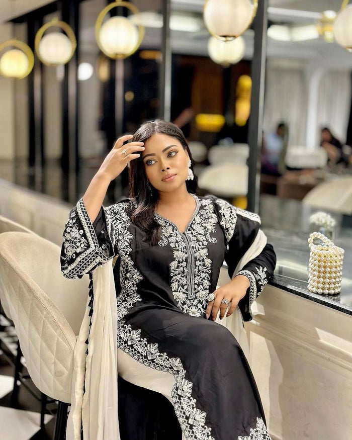 Noor Elegance Embroidered Chinon Silk Kurti Set