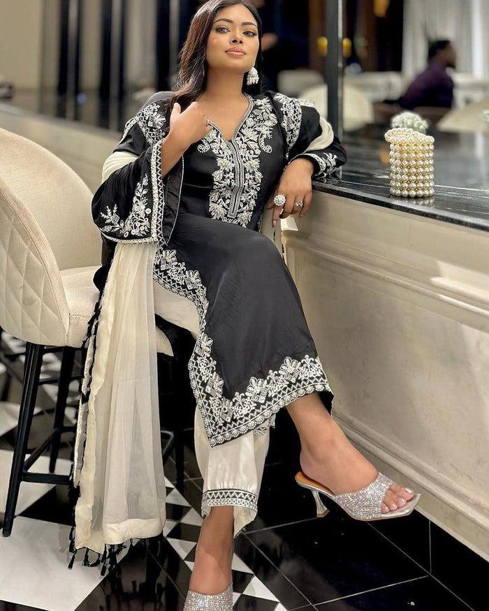 Noor Elegance Embroidered Chinon Silk Kurti Set