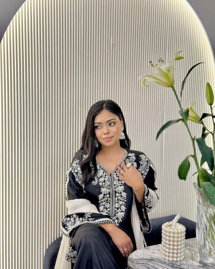 Noor Elegance Embroidered Chinon Silk Kurti Set