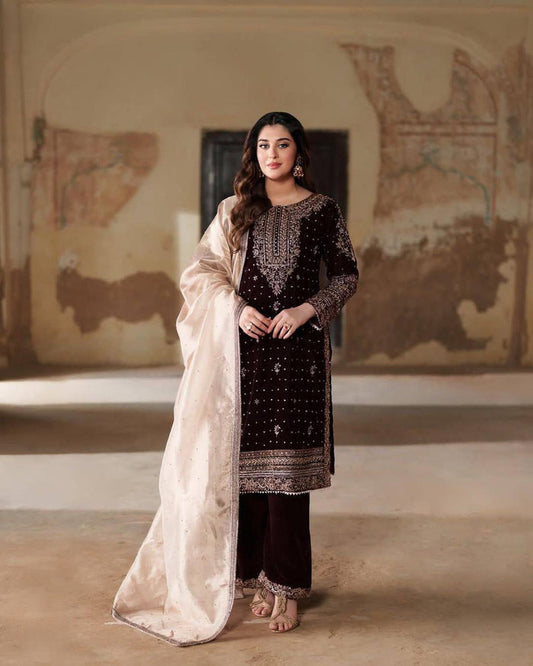 Dariya Royal Embroidered Ensemble
