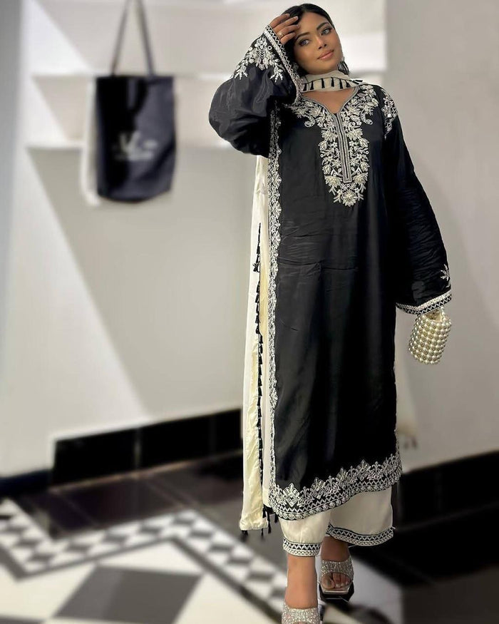 Noor Elegance Embroidered Chinon Silk Kurti Set