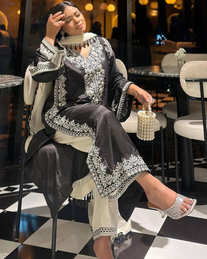 Noor Elegance Embroidered Chinon Silk Kurti Set